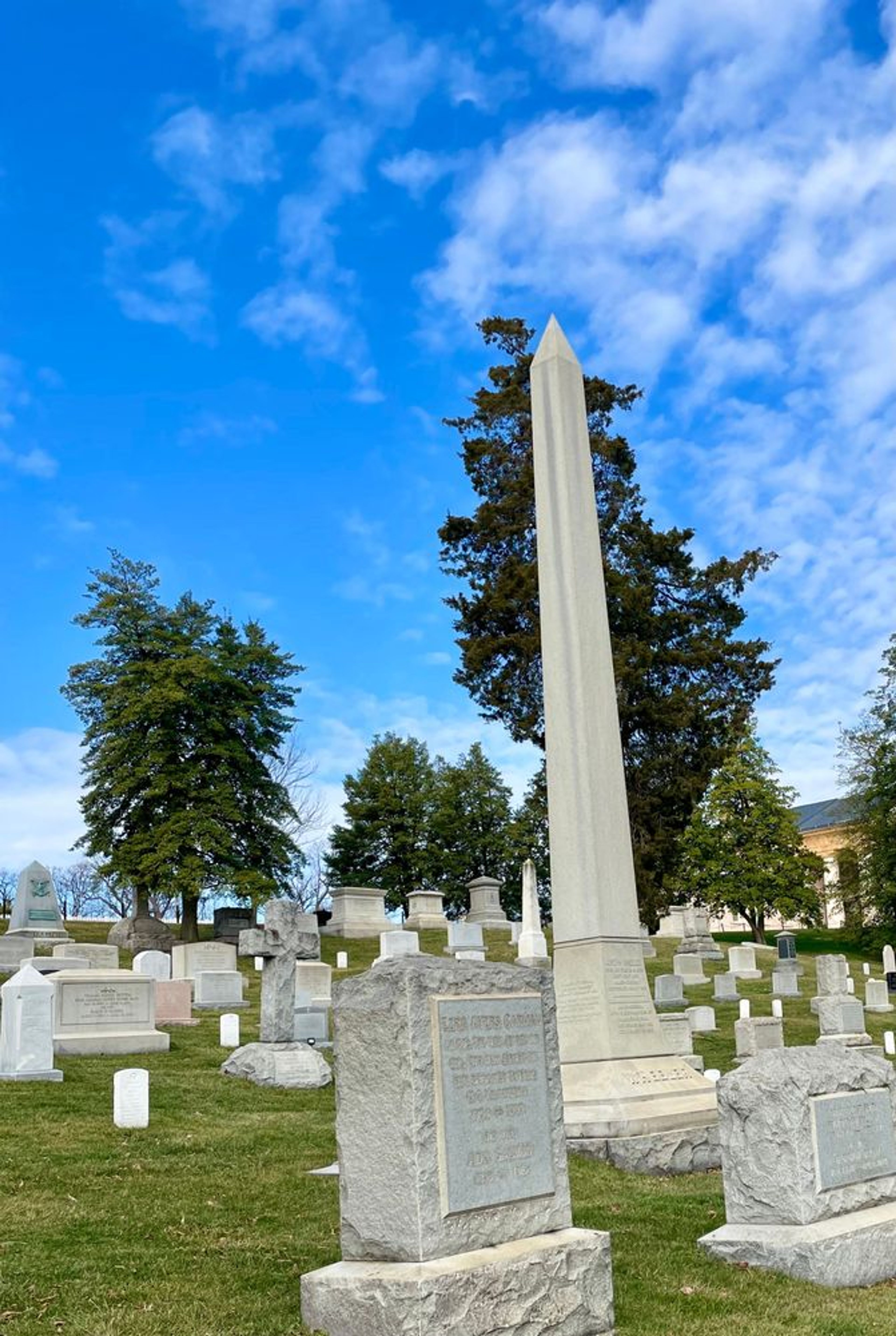 Markers at Arlington National Cemetery: Size Doesn't Matter