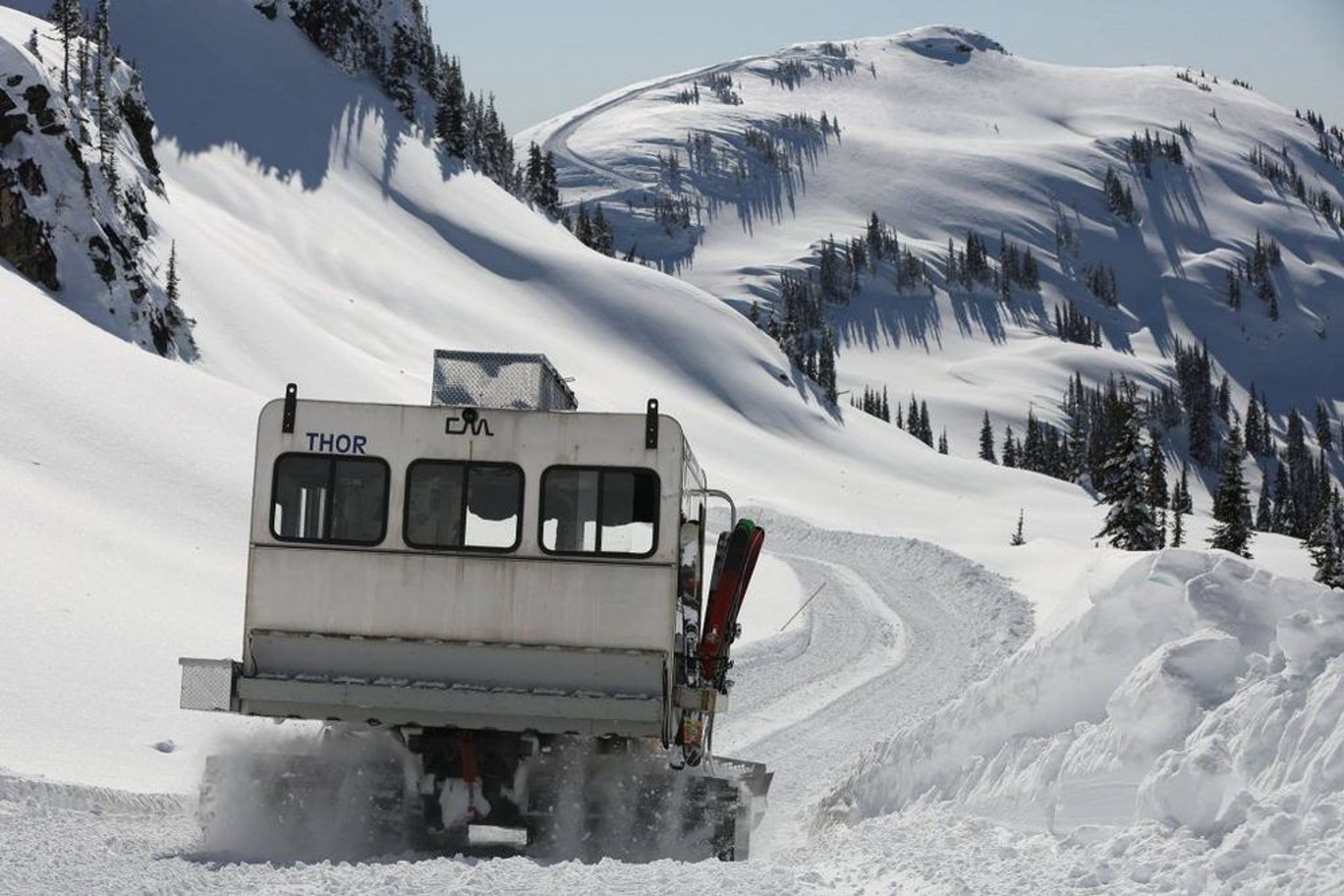 Monashee Powder Snowcats - Image 2
