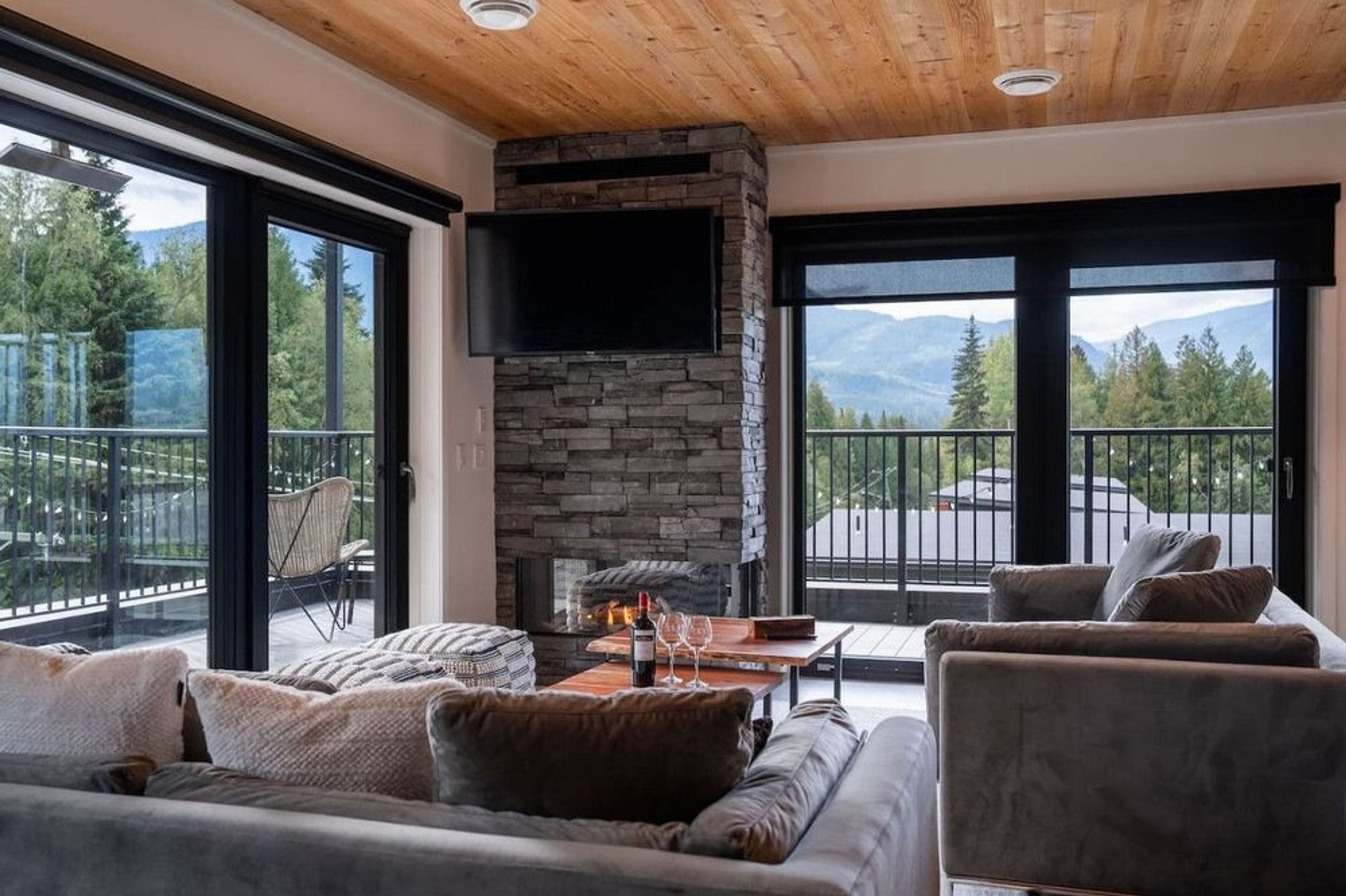 Revelstoke Vacation Rentals  - Image 4