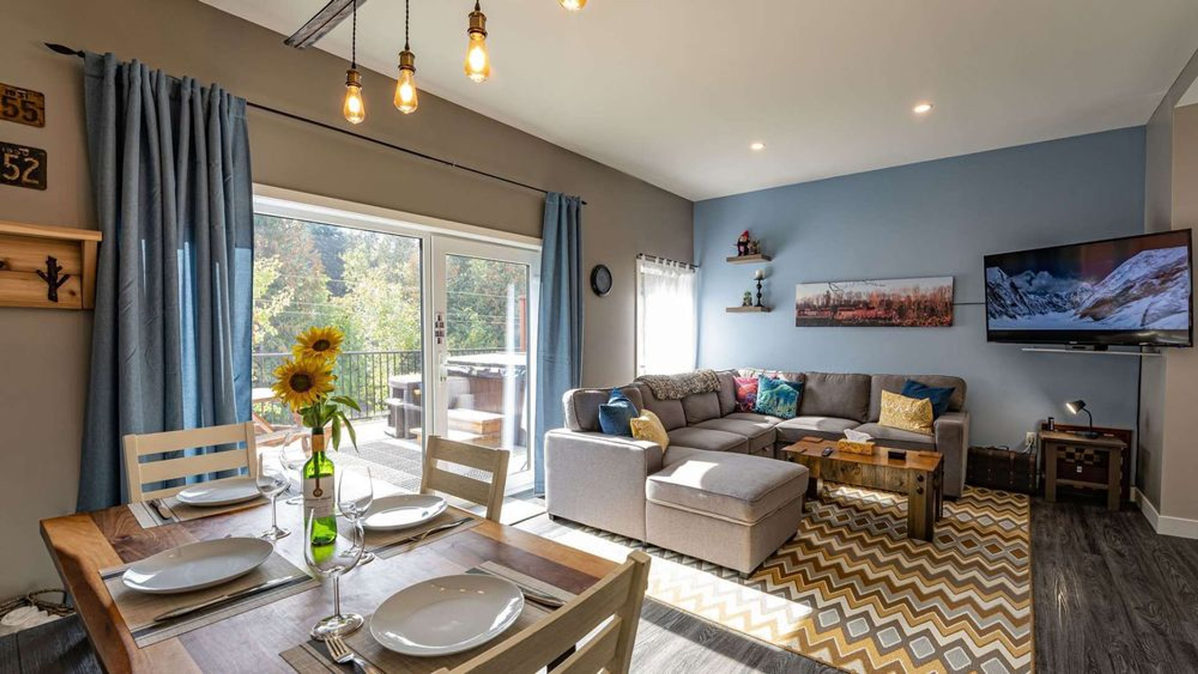 Revelstoke Vacation Rentals  - Image 1