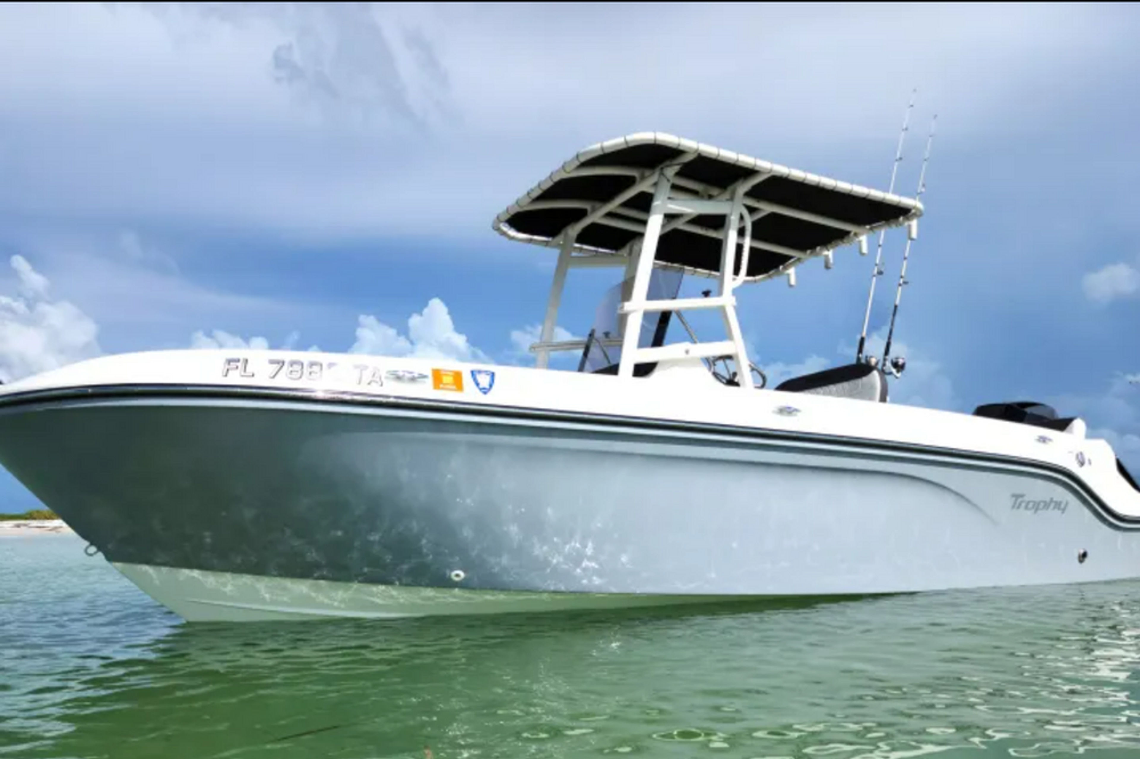 Trophy T22 Center Console (AMI) - Image 1