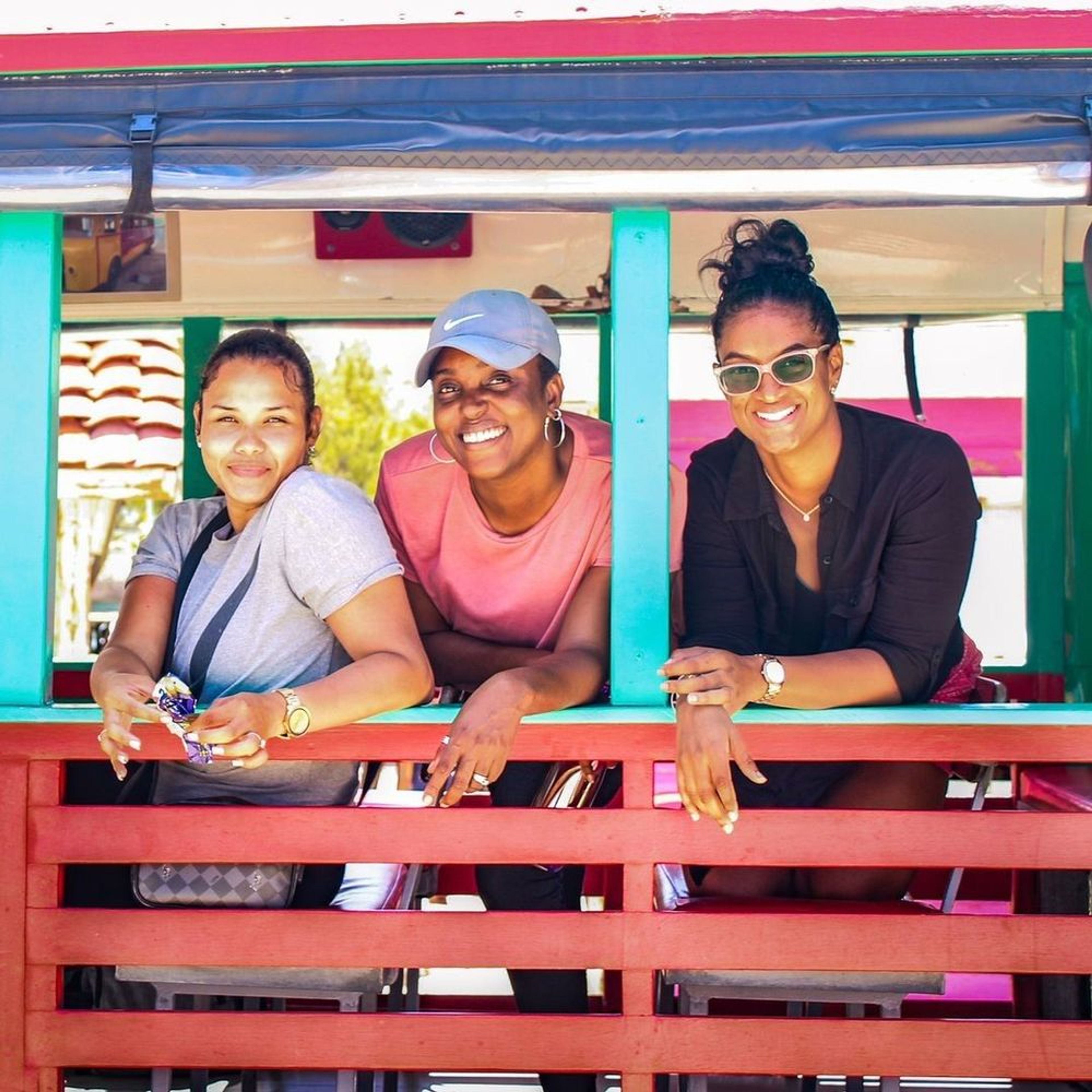 BAJAN BUS EXCURSION - Image 2