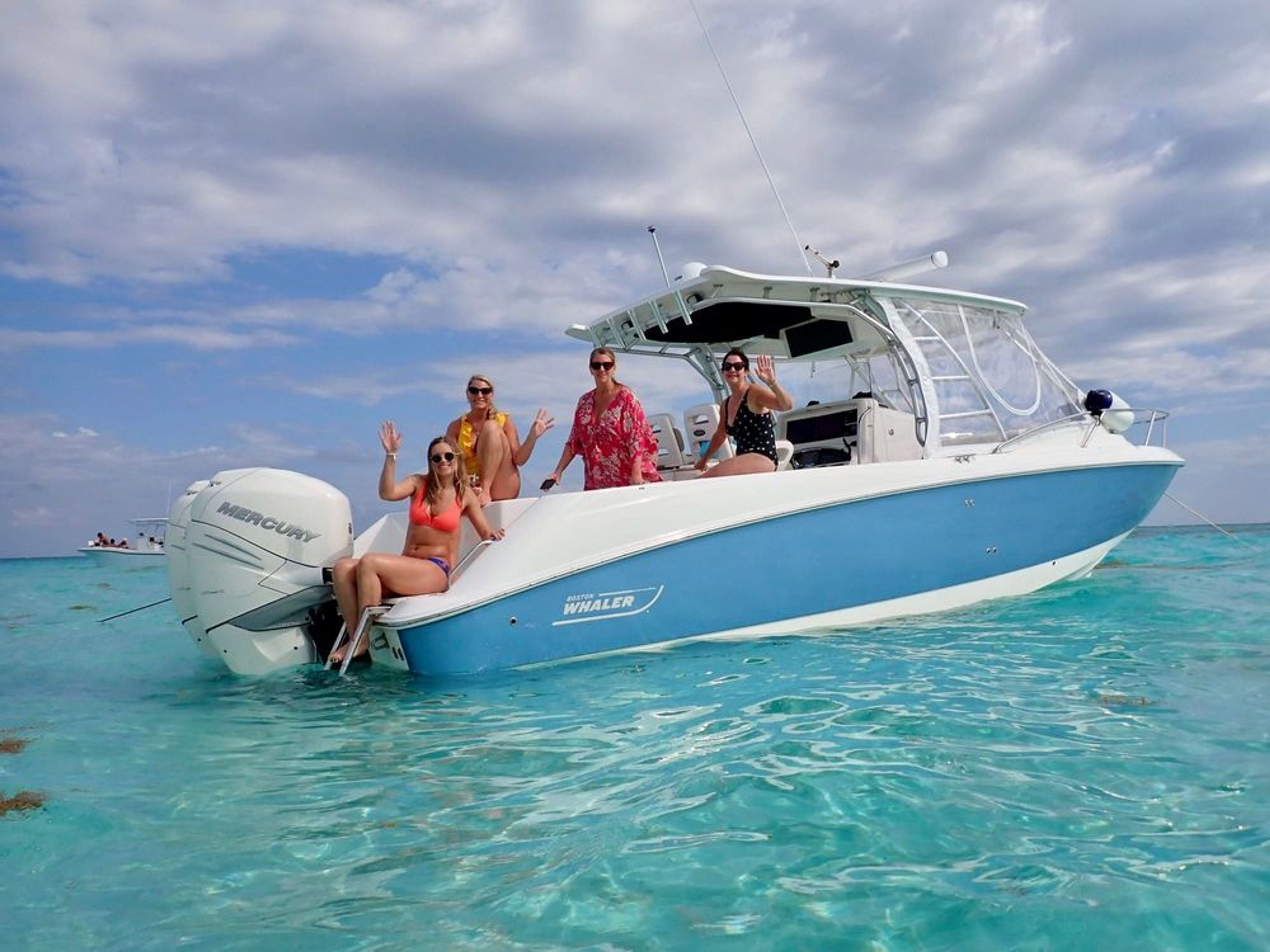 Private boat tours - Image 1