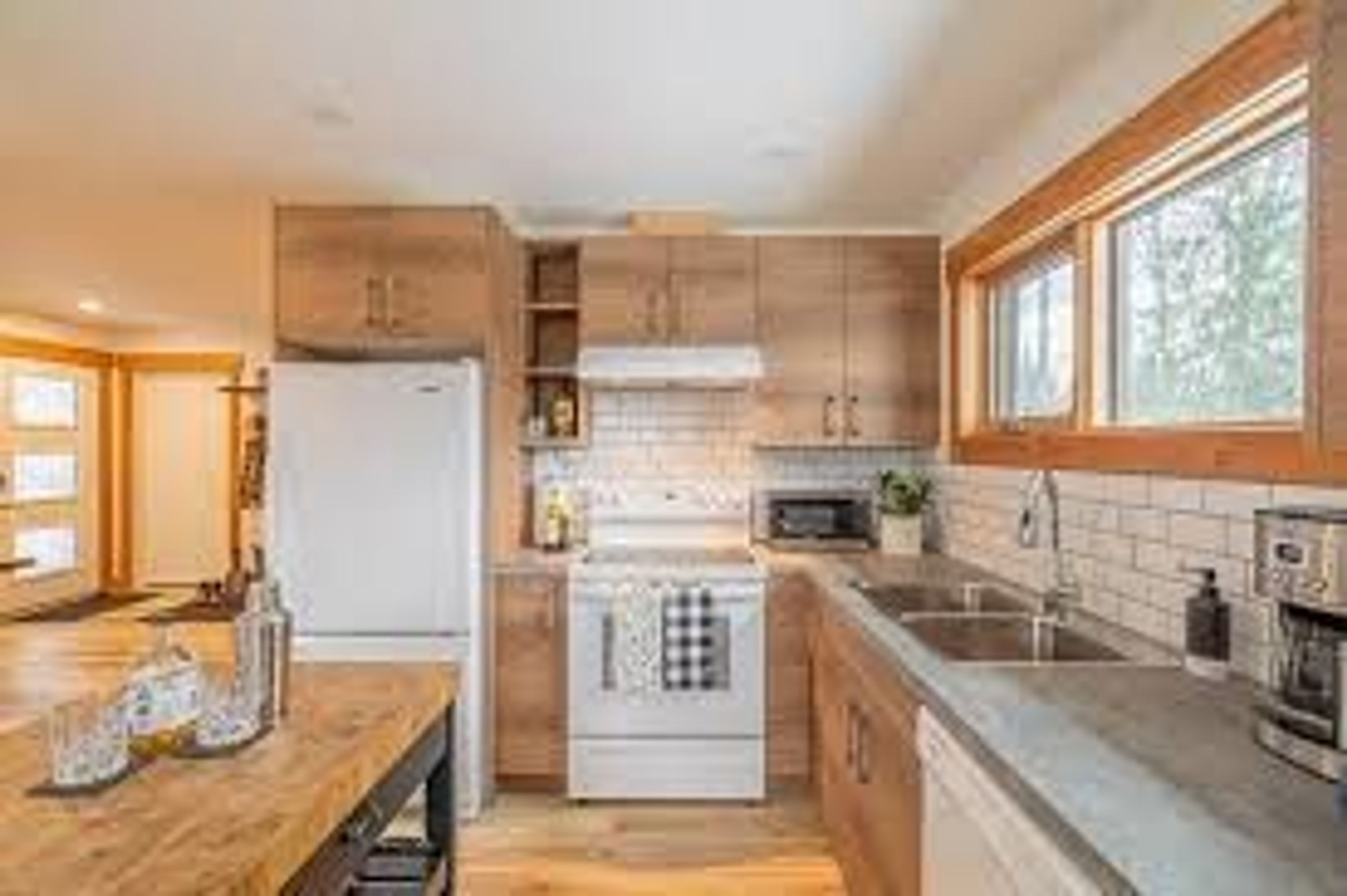 Latitude 51 Properties Revelstoke  - Image 3