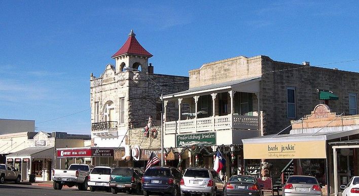 wine tours in fredericksburg texas