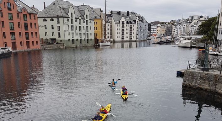 kayak tour lofoten