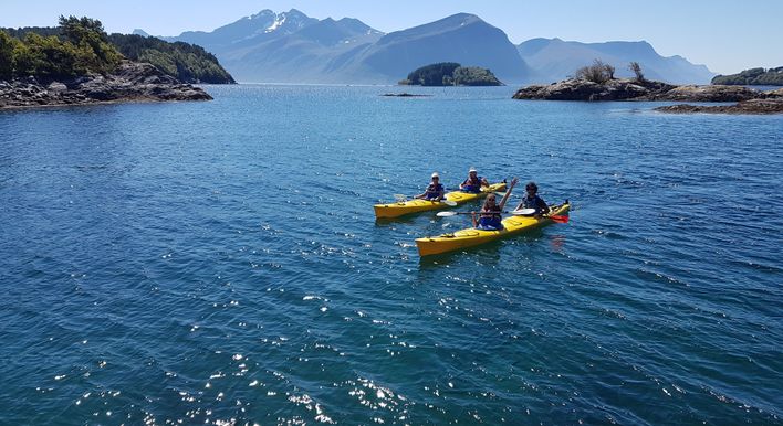 kayak tour lofoten