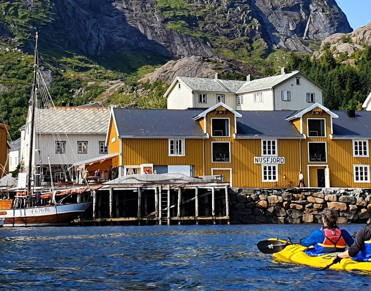 kayak tour lofoten