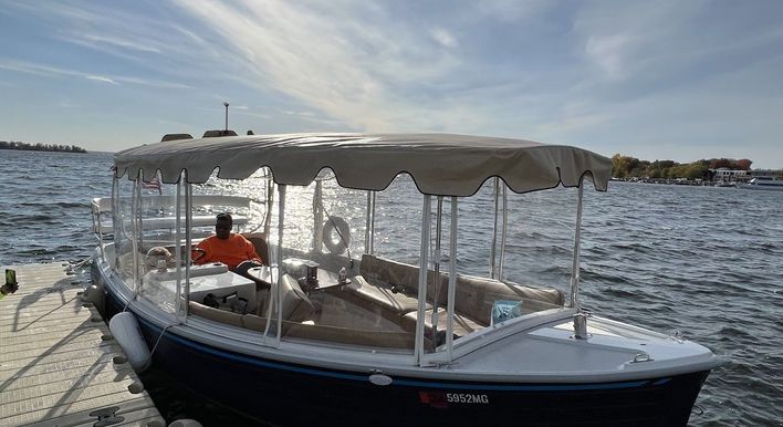 minnetonka boat cruise rental