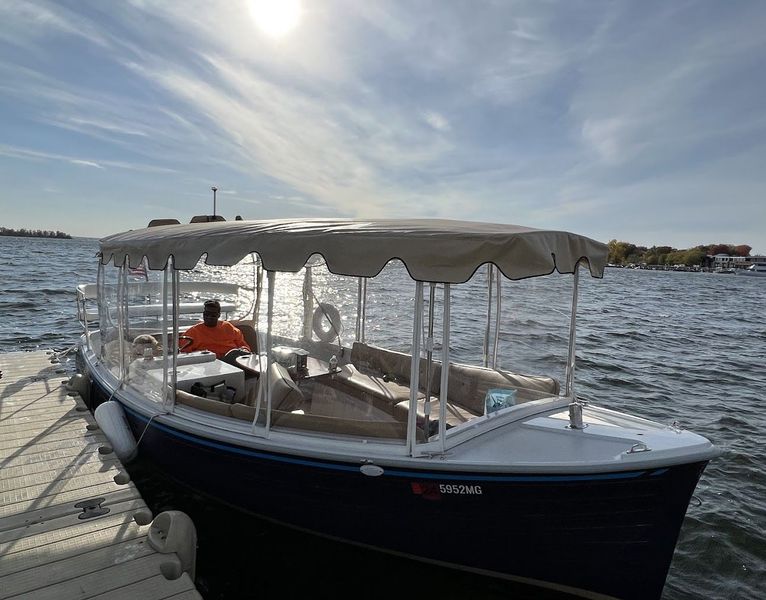 Electric Duffy Boat Rental (Downtown Excelsior) PaddleTap Party Boats