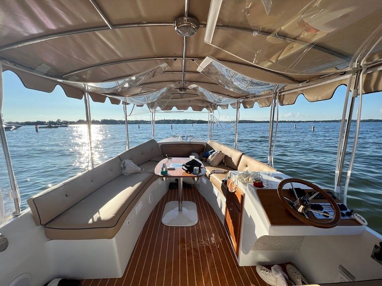 Electric Duffy Boat Rental (Downtown Excelsior) PaddleTap Party Boats