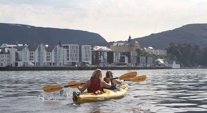 kayak tour lofoten