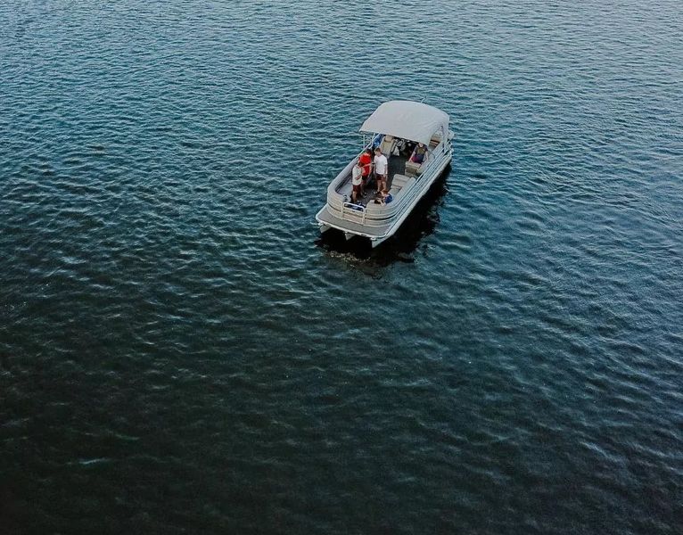 12 Person Pontoon Boat - Cheap Thrills Rentals