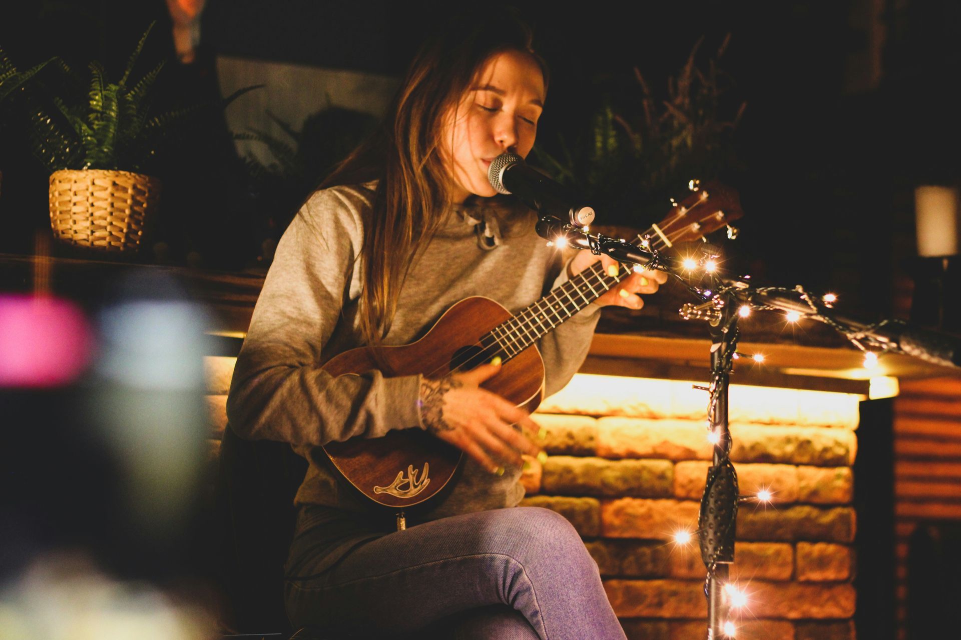 How To Play The Ukelele - Free And Cheap Things To Do In Oahu