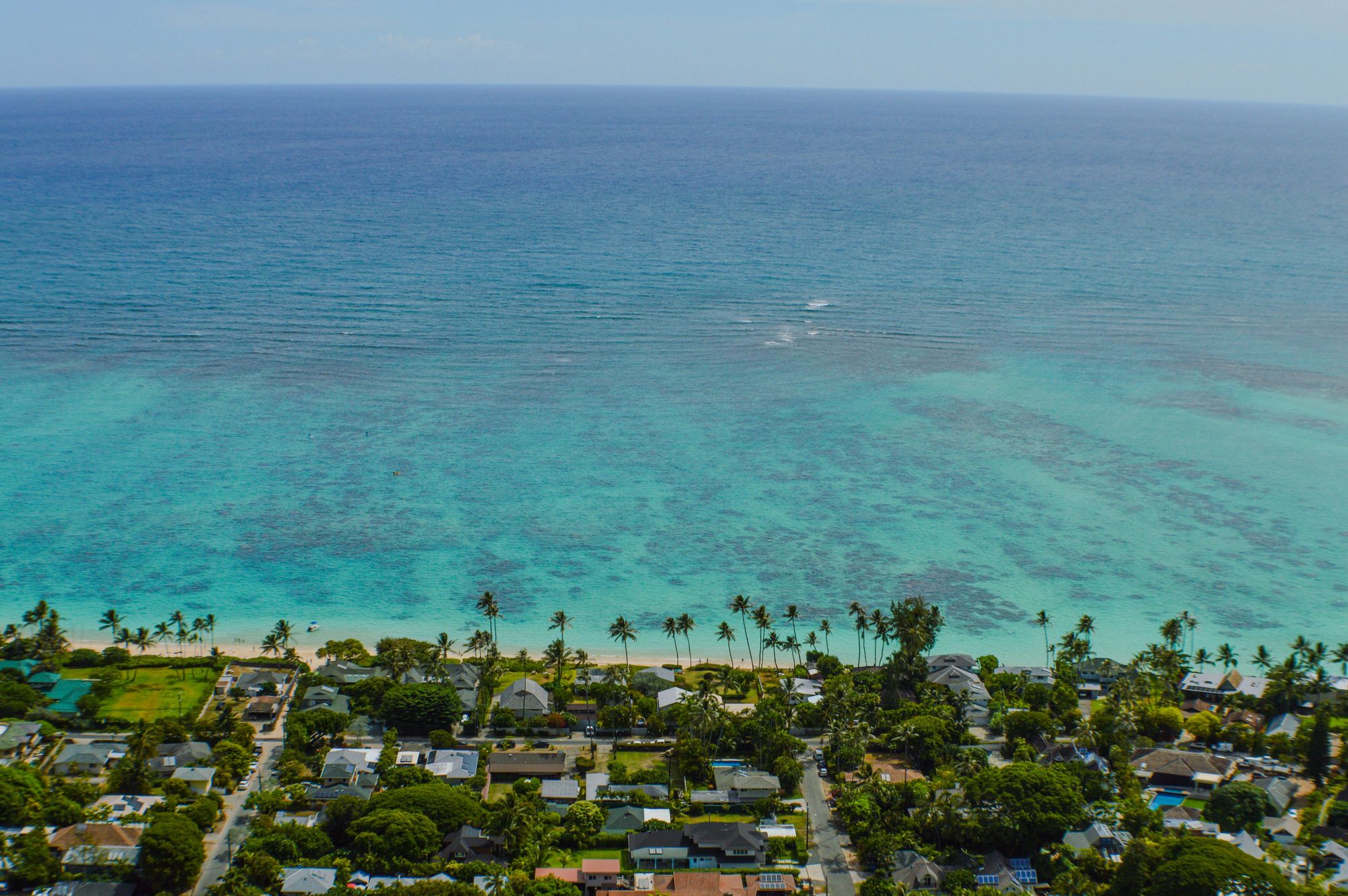 Views of the North Shore coastline from Ehukai Pillbox