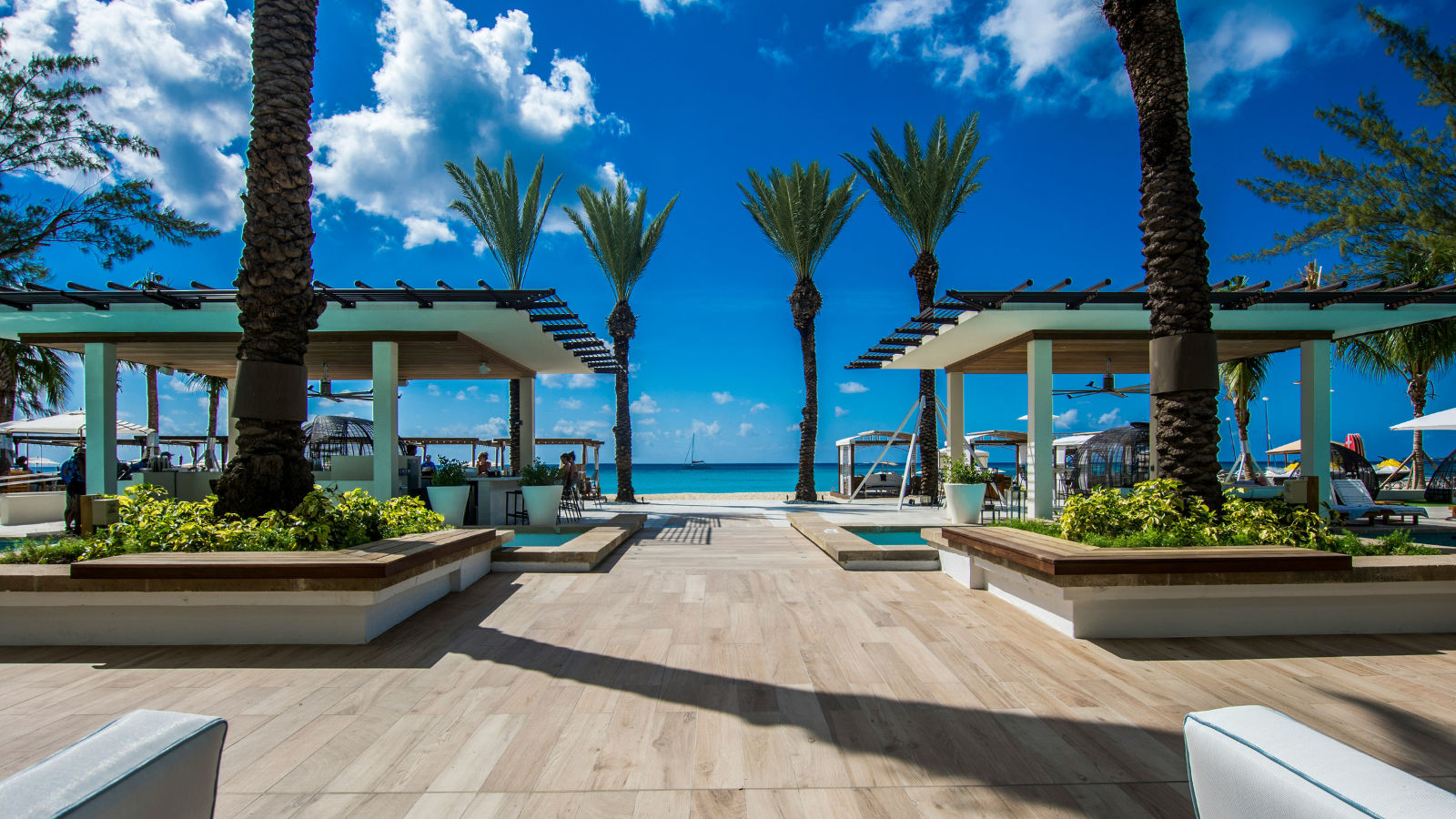 Seven Mile Beach - Walking Distance From Cruise Terminals