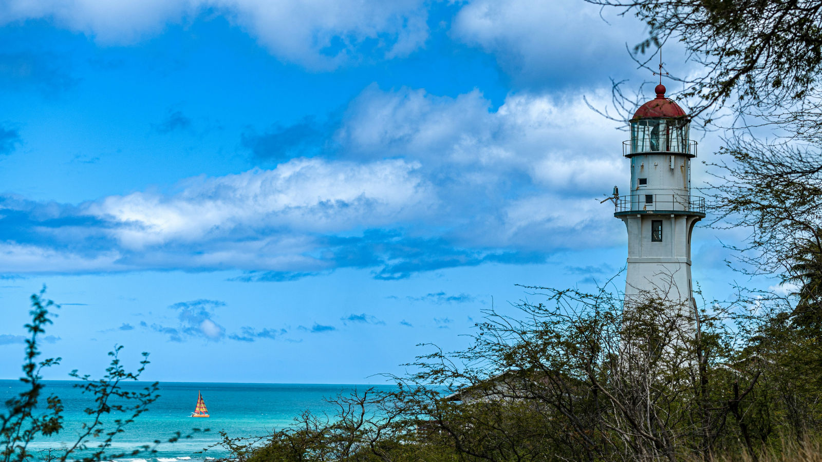 diamond head beach park lighthouse