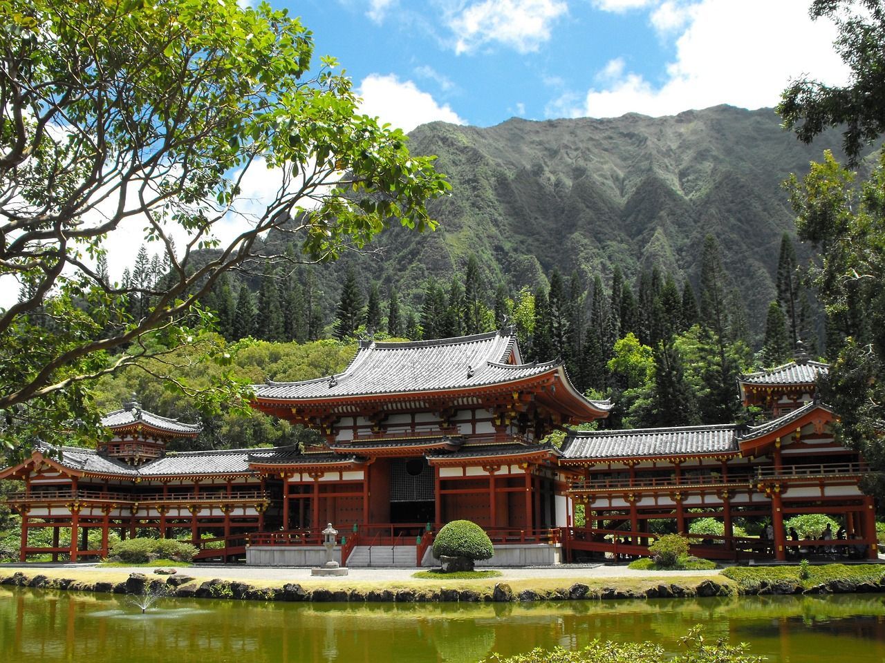 The Byodo In Temple In Oahu Hawaii