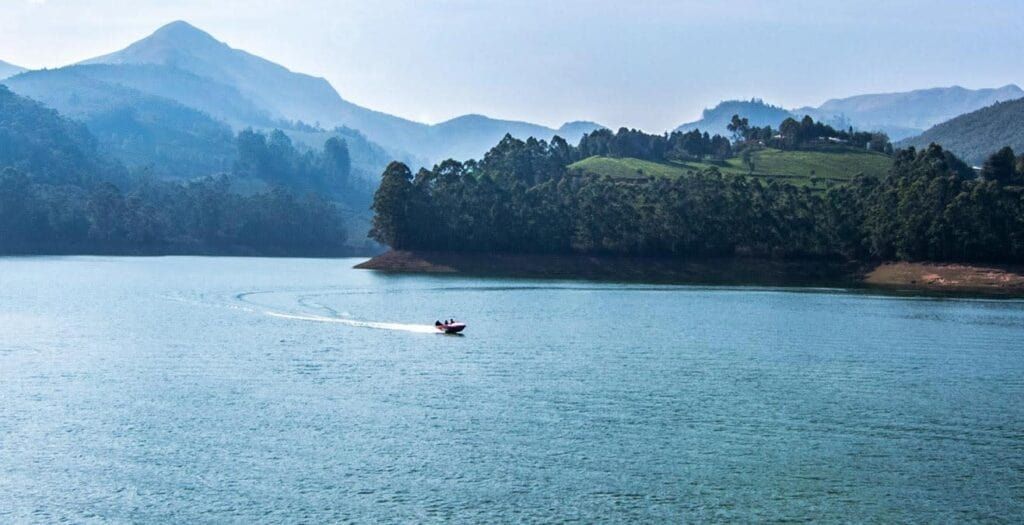 Speedboat ride in Matupetty Dam