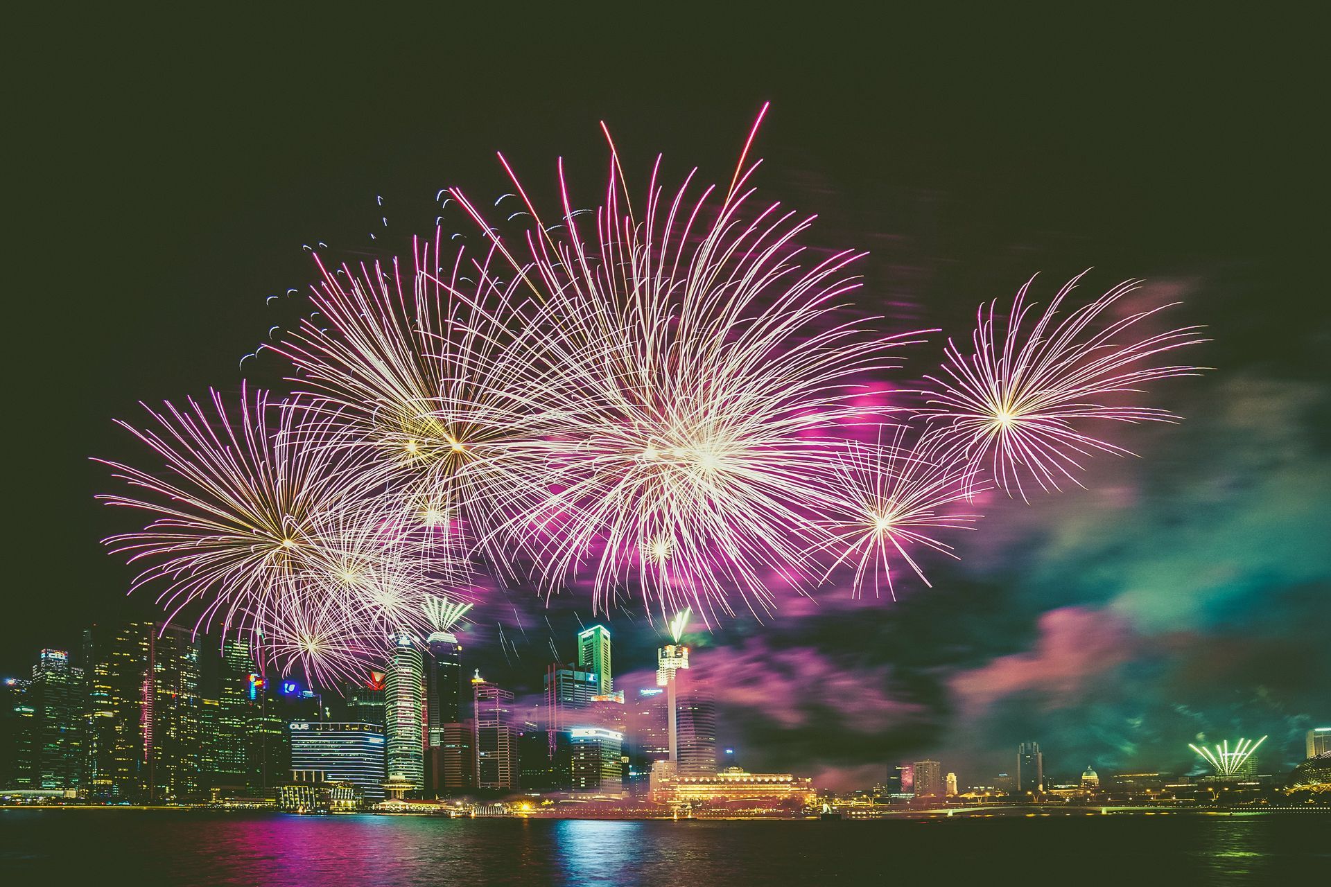 New Year's Midnight Cruise, Fireworks 