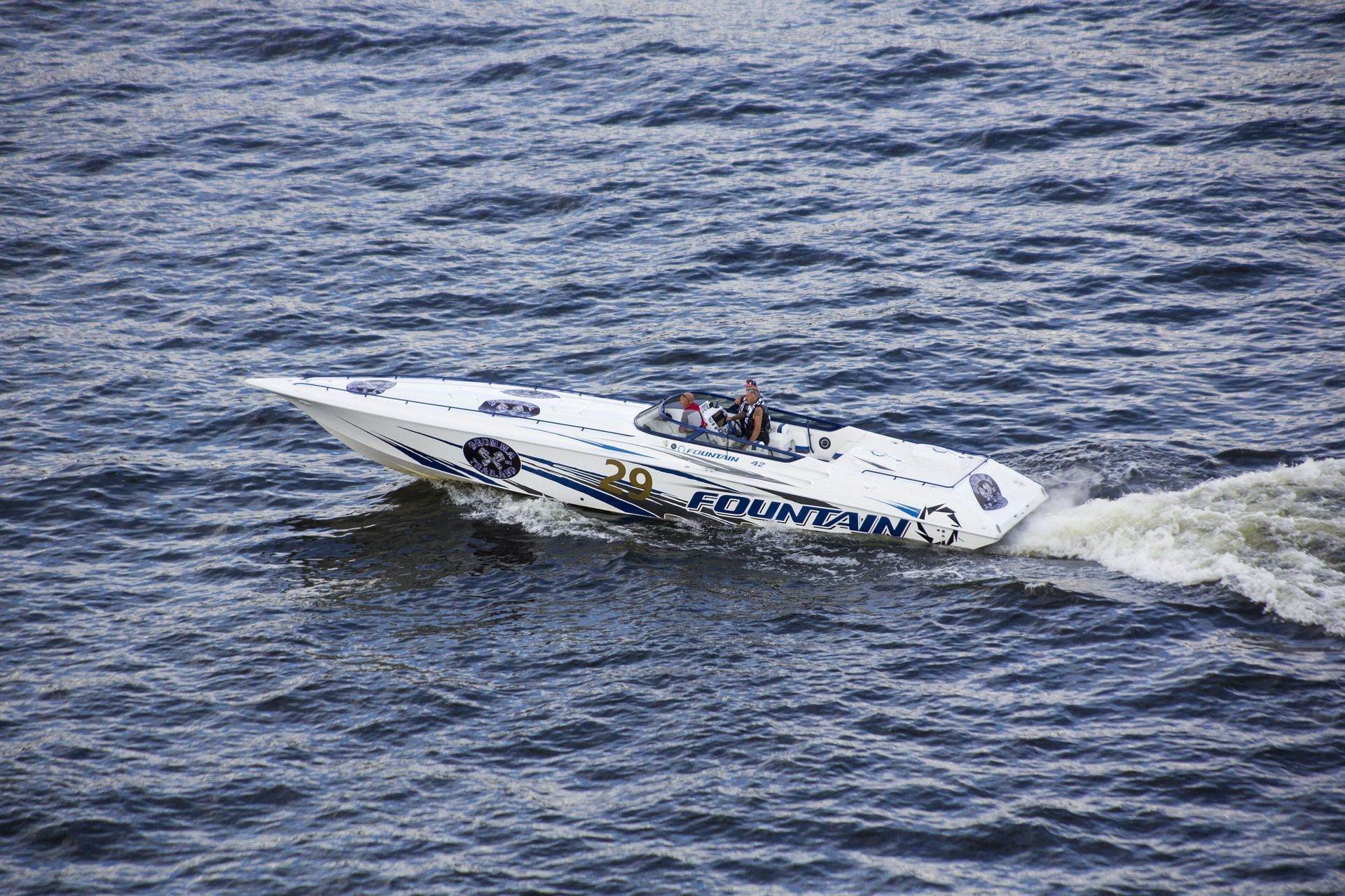 Discover The Best Way To See The Clearwater Boat Races This Year