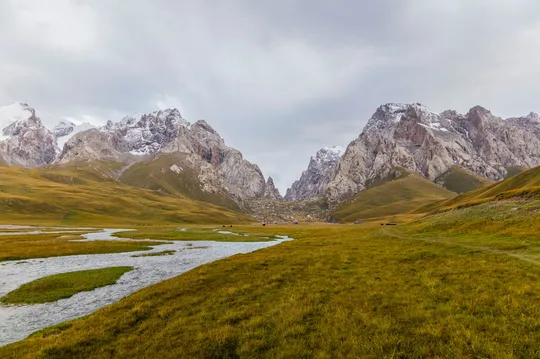 tour guide kyrgyzstan