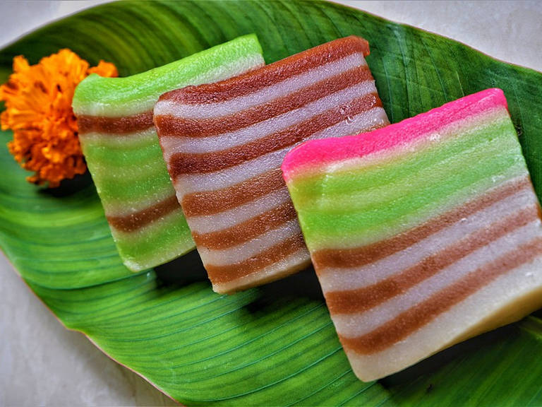 Kue Pepe, Kue Berlapis Warna-Warni dari Betawi