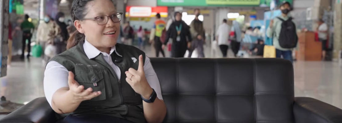 Gambar sampul Anne Purba: Porter Mitra Kerja PT KAI yang Terdata