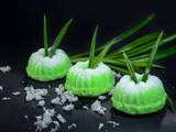 Gambar Sampul Putu Ayu dan Cerita Panjang di Balik Kue Hijau Bertabur Kelapa