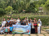 Dari Botol Bekas Tumbuh Kebun Gizi: KKN-T IPB dan BPP Majasari untuk Pagerbatu