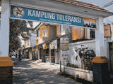 Gambar Sampul Menyusuri Gang Luna, Laboratorium Toleransi di Jantung Bandung