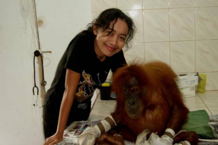 Hebat! Perempuan Nganjuk ini Dedikasikan Diri untuk Satwa Liar Indonesia