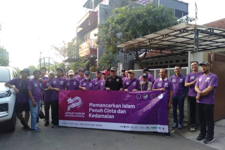 Jalan Santai Serentak Sambut 100 Tahun Muslim Ahmadiyah di Indonesia