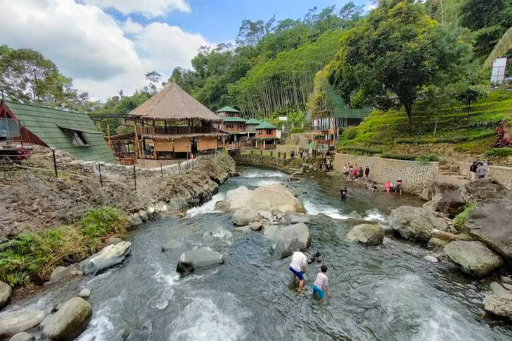 KEK Gresik dan Kendal, Tulang Punggung Investasi Rp190 Triliun dan Transformasi Industri Hijau