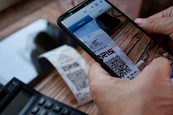 large-lebih-dari-sistem-pembayaran-qris-adalah-simbol-perlawanan-dan-kedaulatan-ekonomi-digital-indonesia-wUzP38PdI4 large-lebih-dari-sistem-pembayaran-qris-adalah-simbol-perlawanan-dan-kedaulatan-ekonomi-digital-indonesia-wUzP38PdI4