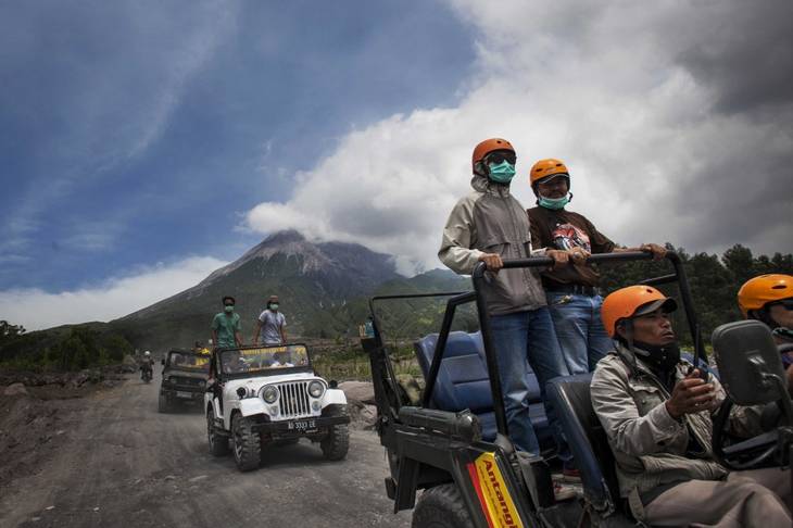 Mengamati Burung dari Lereng Merapi