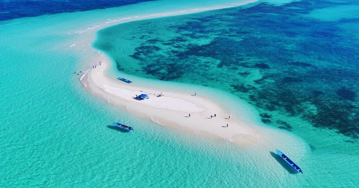7 Pantai Terindah di Maluku
