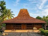 Gambar Sampul Rumah Kampung, Rumah Adat Jawa Tengah dengan 12 Variasi Atap dan Makna Filosofinya