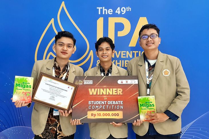 UGM Menang Lawan PEM Akamigas dalam Lomba Debat Energi Nasional pada 49th IPA CONVEX 2025