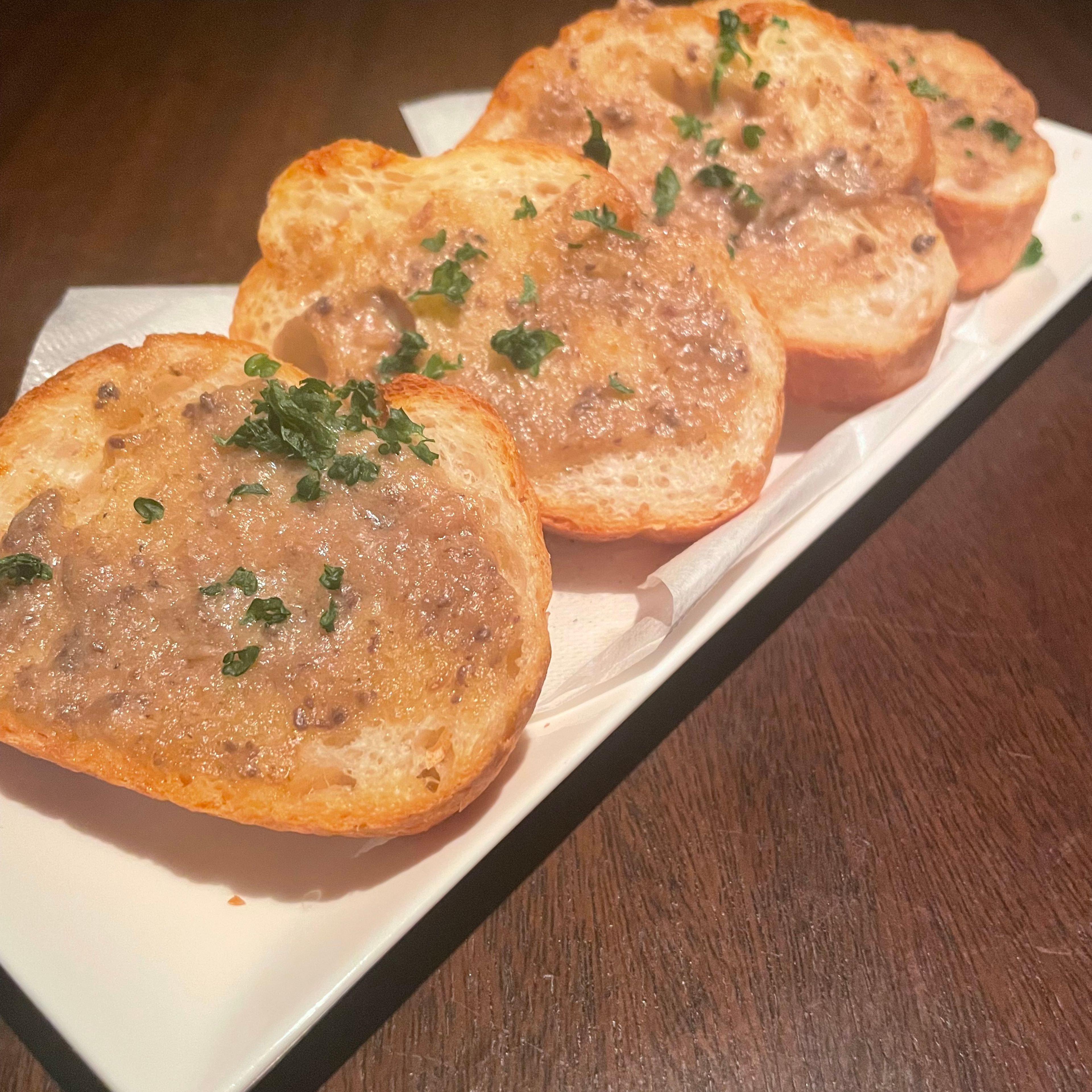 アンチョビトースト