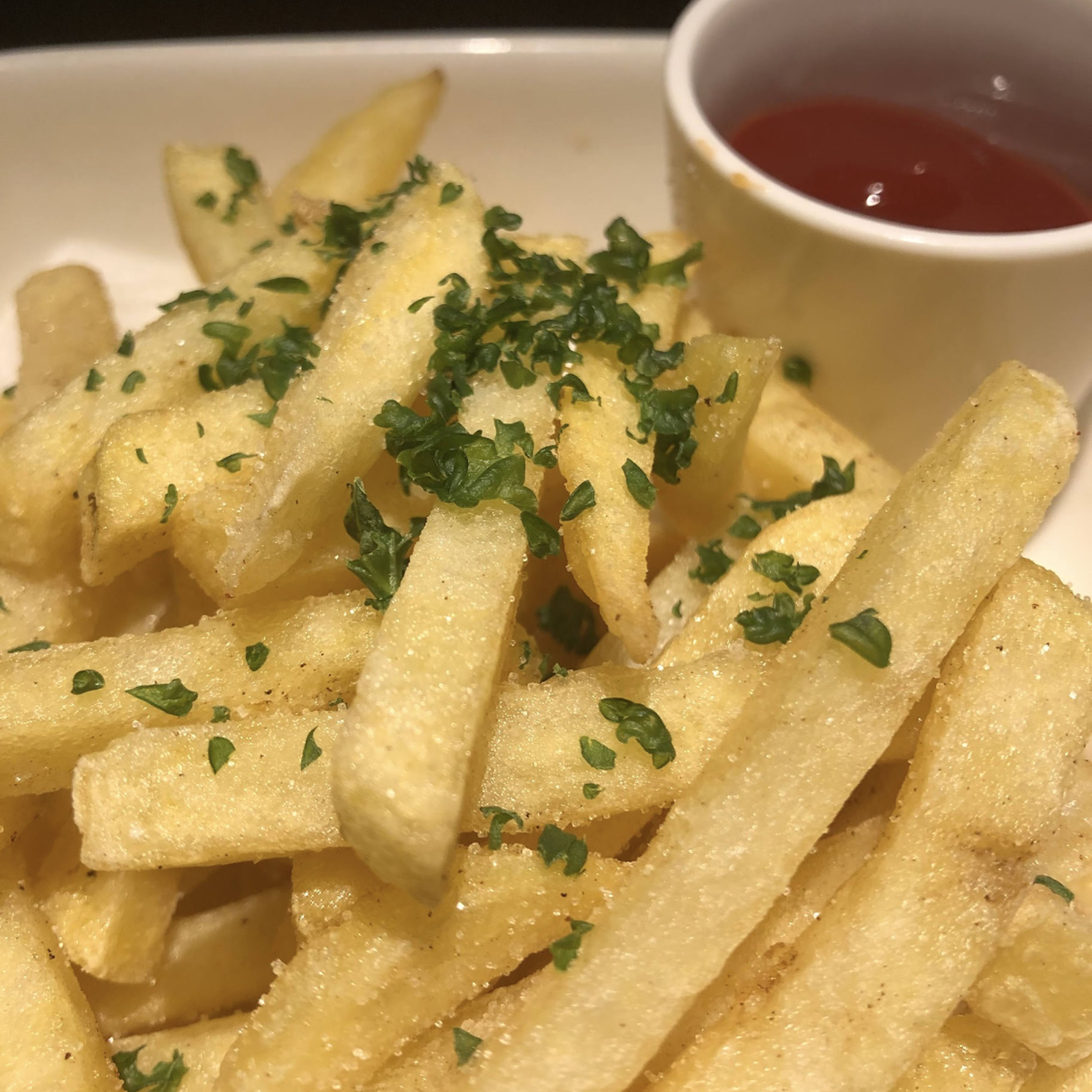 フライドポテト〈細切り or 皮付き〉