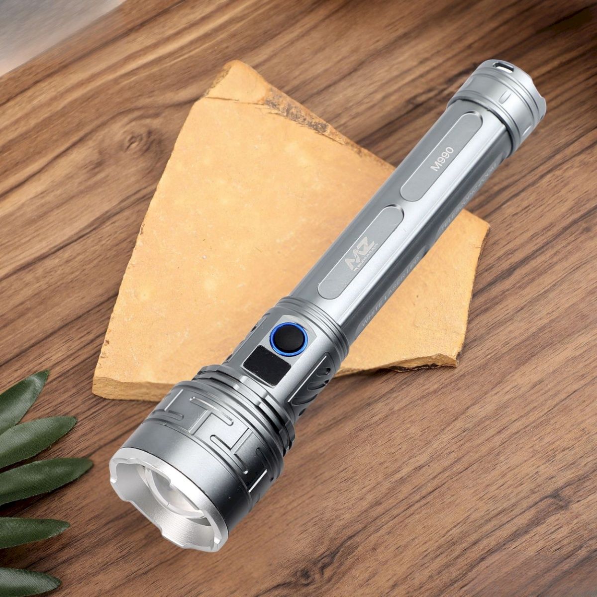 M990 (RECHARGEABLE LED METAL TORCH) Zoomable 3 Modes Flashlight