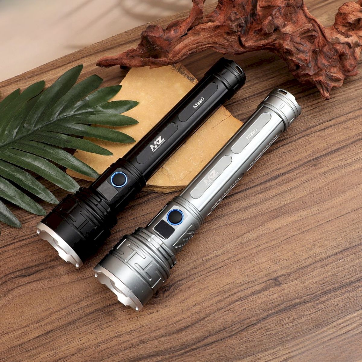 M990 (RECHARGEABLE LED METAL TORCH) Zoomable 3 Modes Flashlight