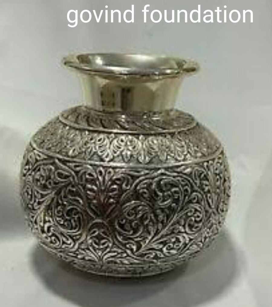 Silver Vase Round shape pure Silver Antique design Vase
