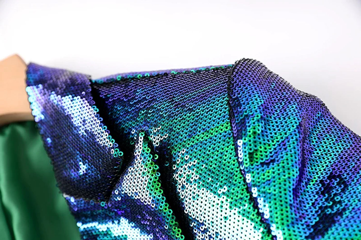 Description Picture 6 of itemEye-catching Occasion Wearing Women Clothing Shining Bling Gradient Color Dark Green Sequins 2PCS Blazers Shorts Sets