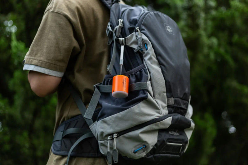 Description Picture 3 of itemNew GIGA Pump 2.0 Mini Air Pump 3 in 1 Outdoor Camping Lantern Vacuum Pump For Mattress Swimming Ring Air Pillow