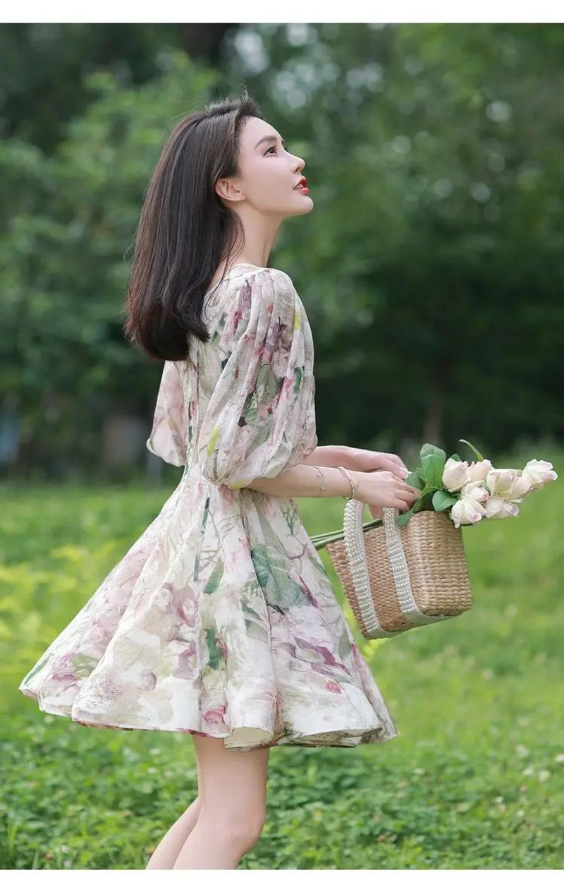 Description Picture 5 of itemBeautiful Fashion V-neck Fleece Dress Summer Female 2023 New Celebrity Bubble Sleeve Slim Waist