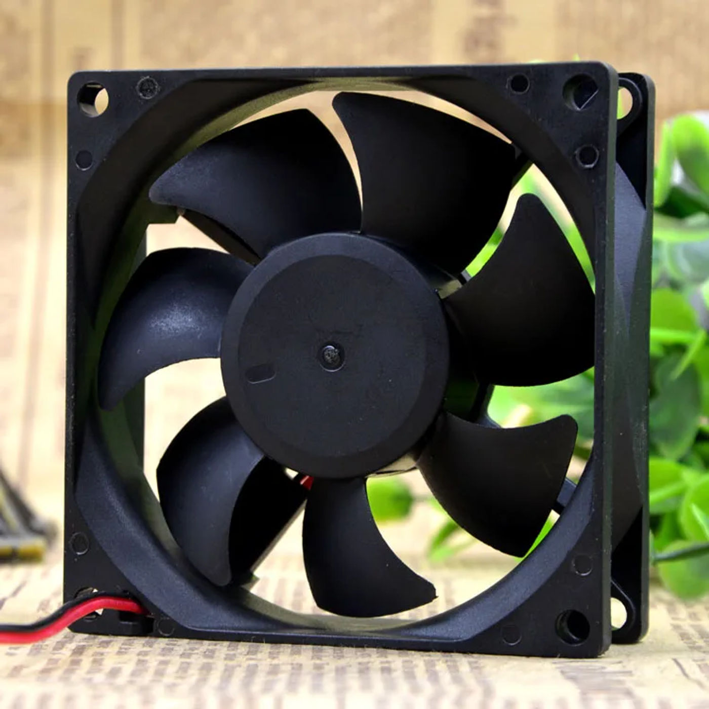 Description Picture 3 of itemNew FanSEH8025B2A 8025 Double Ball 8CM Chassis Power Fan 24V 0.25A Cooling Fan