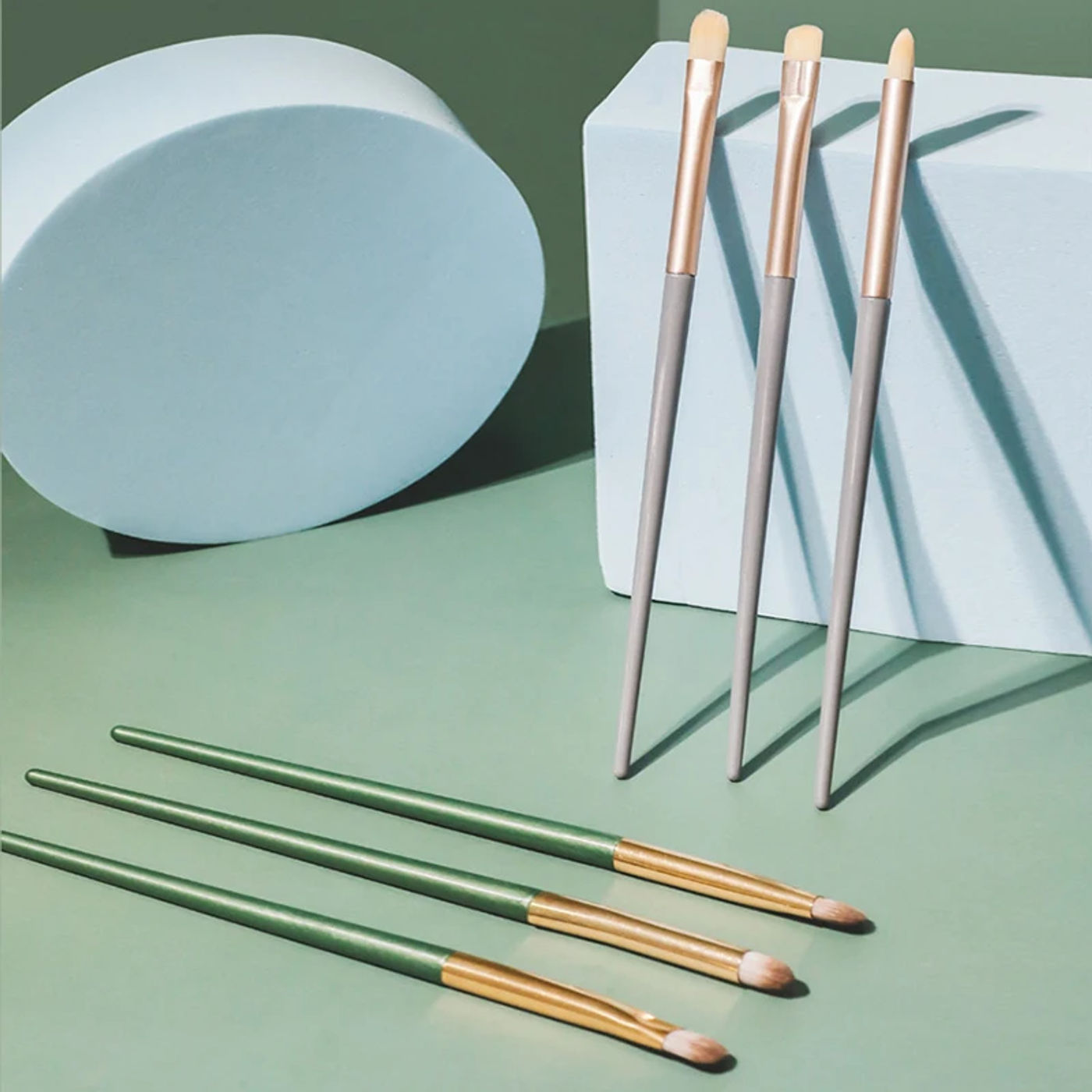 Description Picture 5 of item3pcs Makeup Brush Set Eyeshadow Brush Soft Mini Size Blusher Concealer Brushes Portable Cosmetic Applicators Foundation Brush