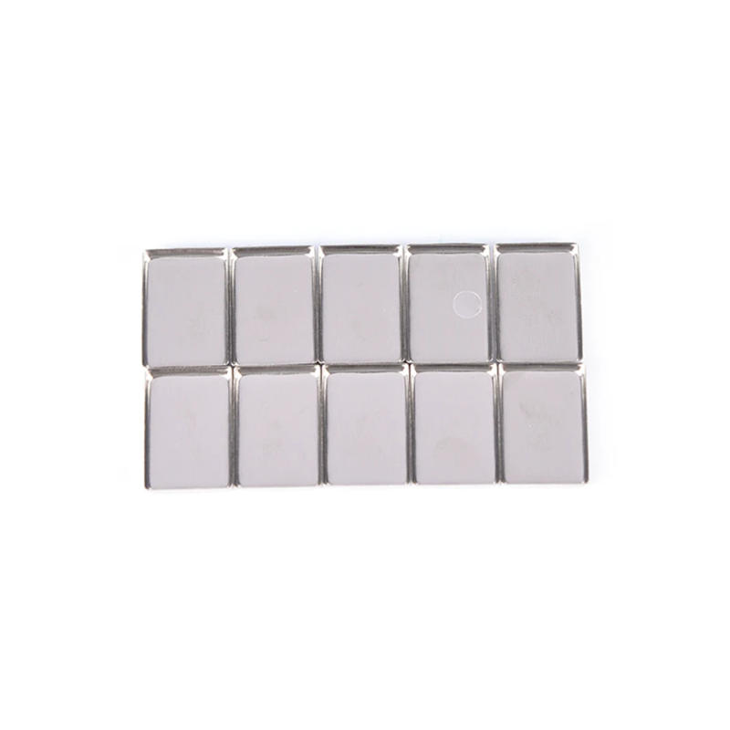 Description Picture 2 of item10Pcs/Lot DIY Empty Tin Pans Portable for Eyeshadow Palette Powder Pot Storage Responsive to Magnets Makeup Tool 18*13MM